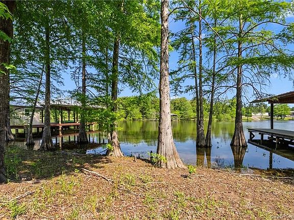 5th image of 129 Saint Thomas Cir