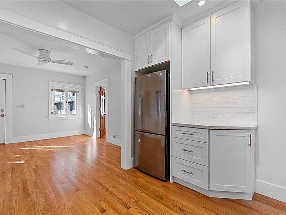 3rd image of 647-659 California Ave Unit 651