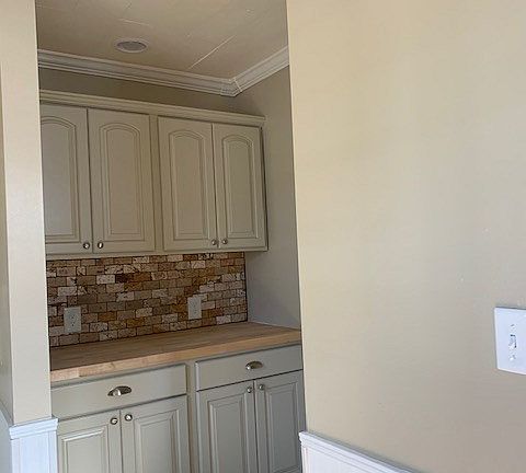 5th image of 104 Parkwood Dr