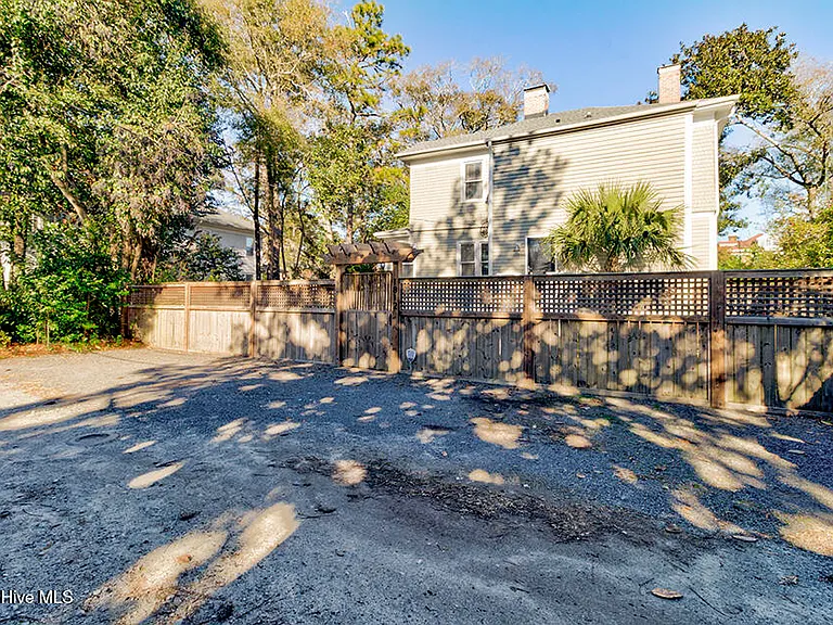 1812 Market St — Photo 46