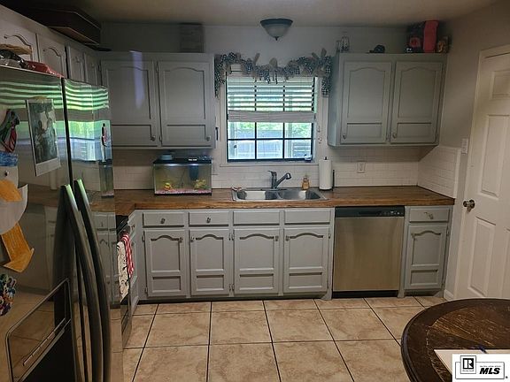 3rd image of 107 Lakewood Dr