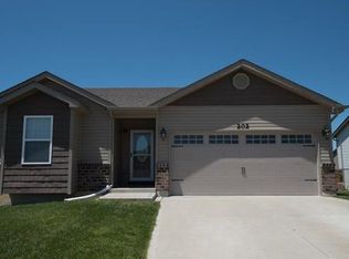 202 Shadow Glen Ln, Wentzville, MO 63385