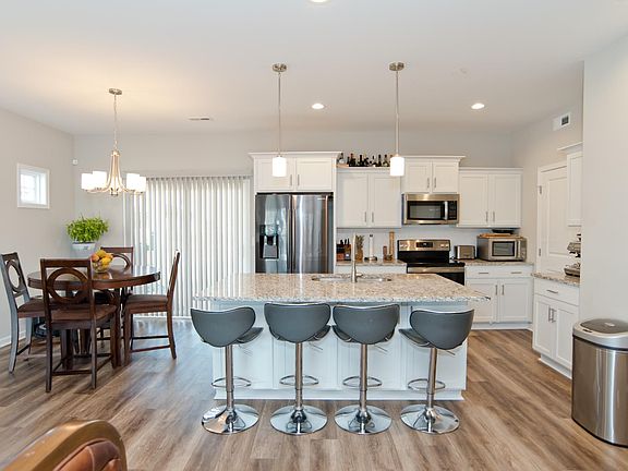 4th image of 1437 Kingbird Dr