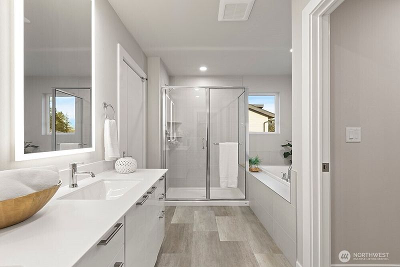 4th image of 13820 17th Avenue E #82