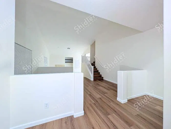 3 bed, 2.5 bath, 2018 sqft, $2,595 — Photo 4