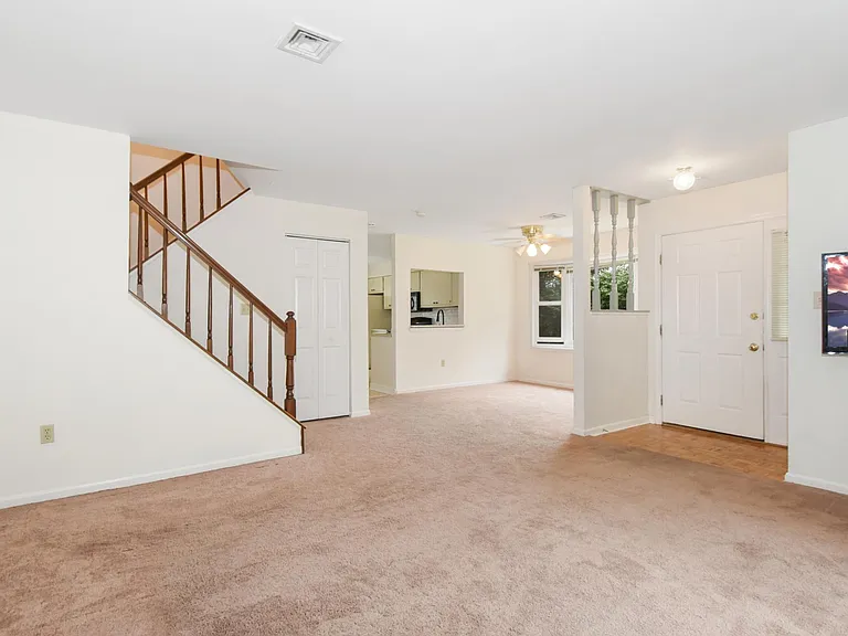307 Jonathan Ct — Photo 11