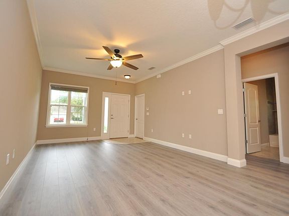 5th image of 11 Ullynn Pl #B