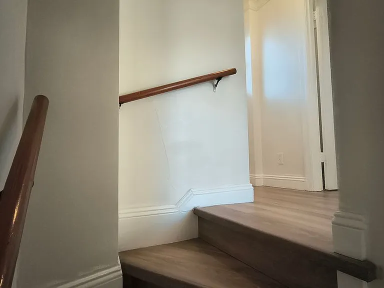 704 Simon St #&-22186 — Photo 12
