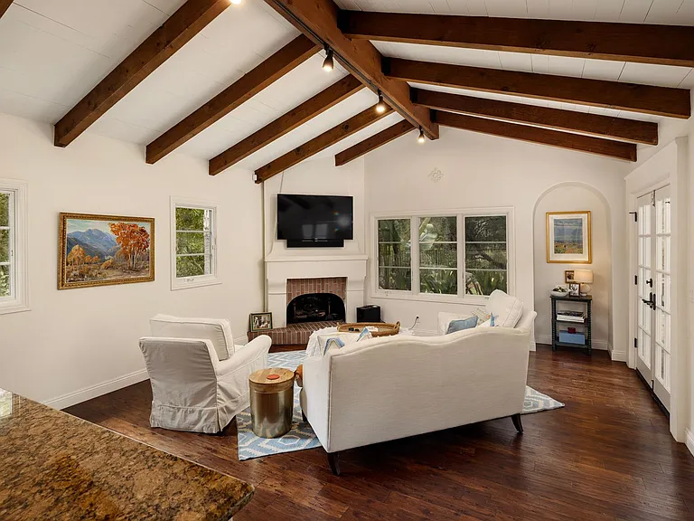 655 Coyote Rd — Photo 11
