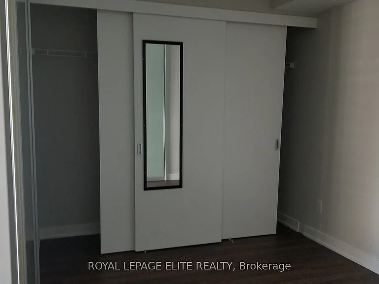 110 Charles St E #1211 — Photo 10