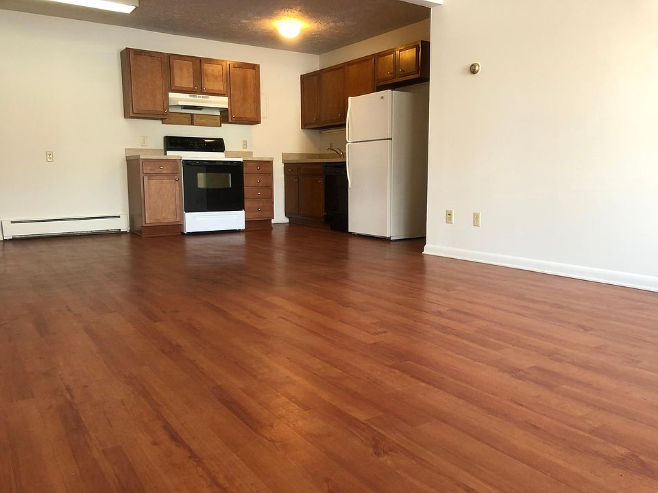 1st image of 549 W College St APT 3