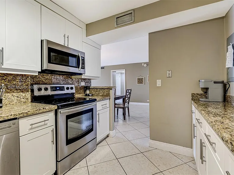 6039 Collins Ave #936 — Photo 13