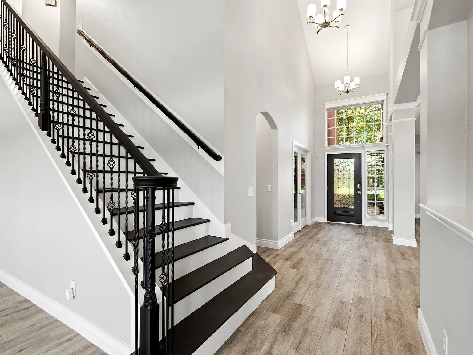 4 bed, 2.5 bath, 3321 sqft, $2,950 — Photo 4