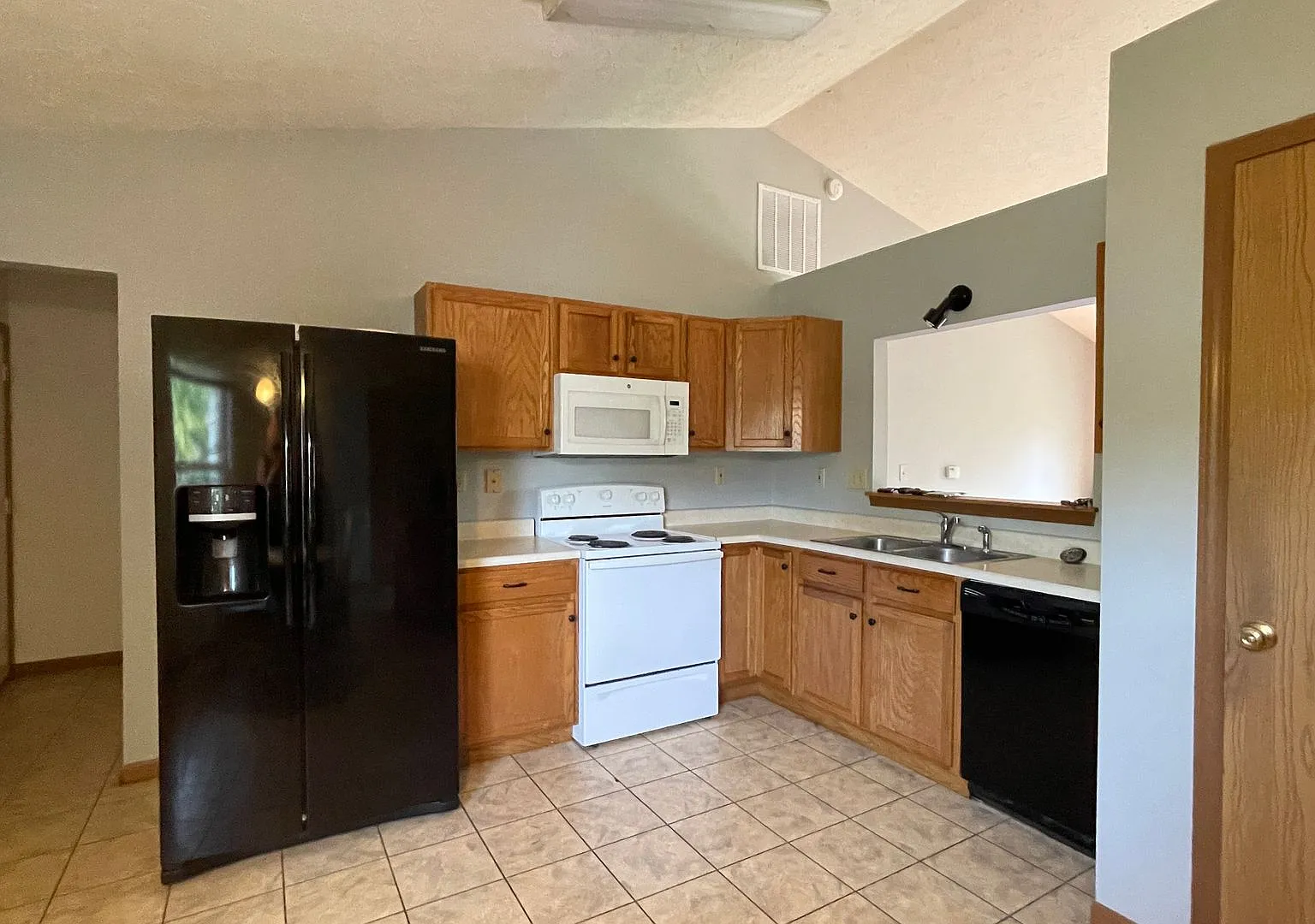 3 Bedroom Home Located in West Lafayette — Photo 4