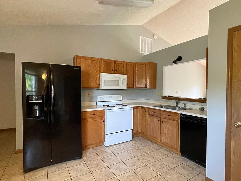 2417 Depauw Dr — Photo 4