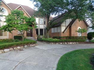 13920 Covington Dr, Plymouth, MI 48170