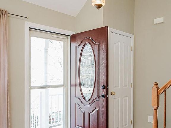 3rd image of 1114 E Viking Ct