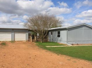 110 Saint Delight Rd, Paige, TX 78659
