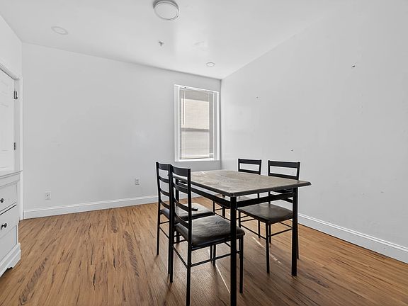 5th image of 528 Charles St #1C