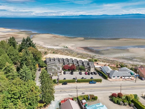 3295 Island Hwy W #202, Qualicum Beach, BC V9K 2C6
