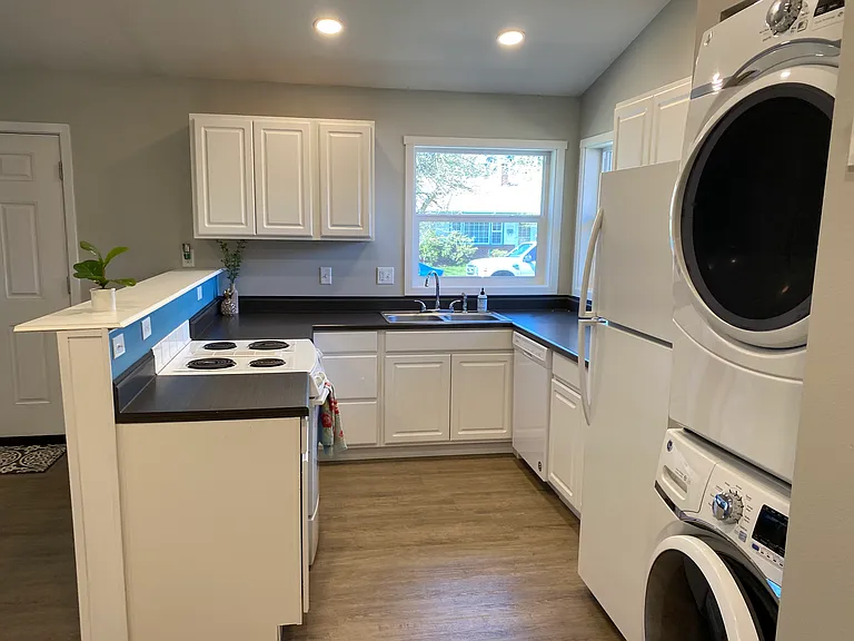 1261 Taylor St — Photo 9