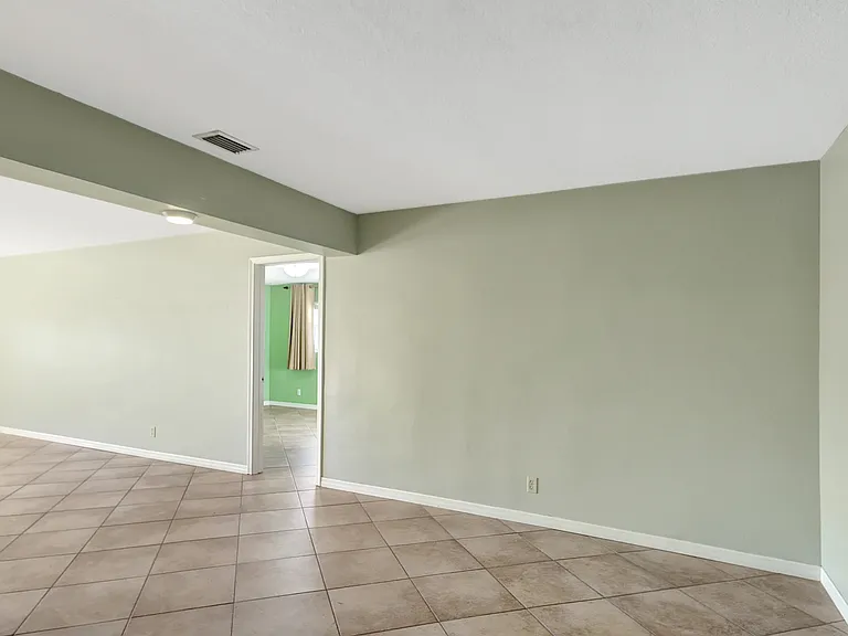 W Terrace Dr — Photo 32