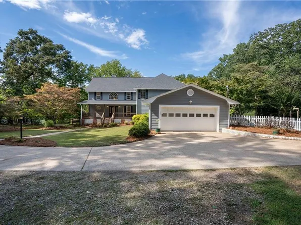 1356 Montrose Dr, Gainesville, GA 30501