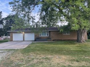 3828 E Lakeview Dr, Kankakee, IL 60901