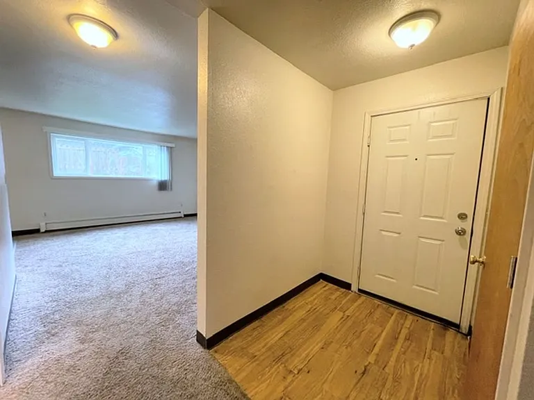 330 Flower St — Photo 6