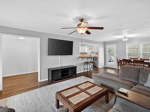 4th image of 212 Lee Dr