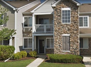 705 Silverstone Dr #705, Carpentersville, IL 60110