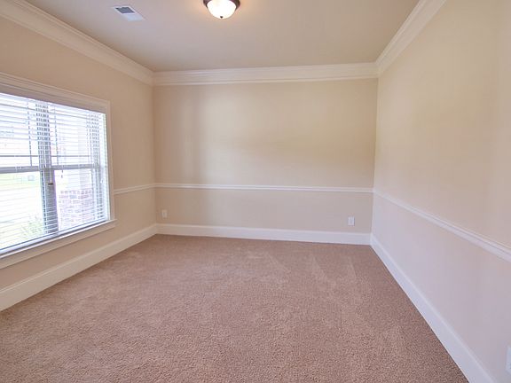 3rd image of 365 Bellhaven Dr