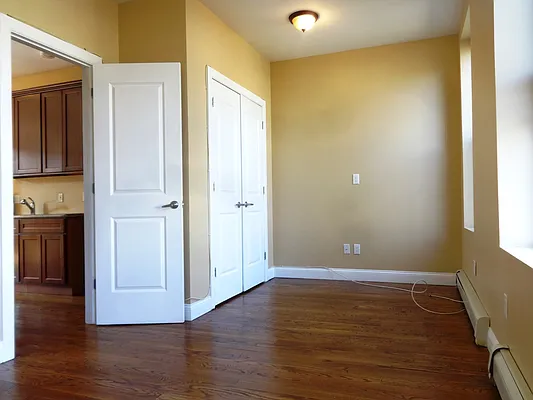 Rented by Blue Egg Realty Corp | media 28