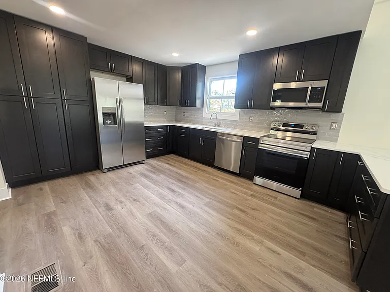 30 W 12th St — Photo 11