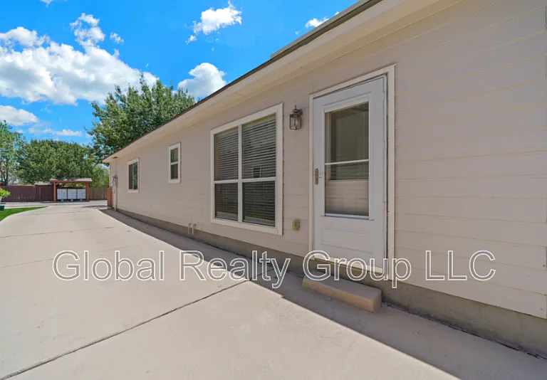 308 Rustic Trl — Photo 23