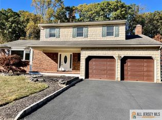 63 Laura Ave, Edison, NJ 08820