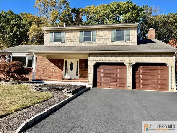 63 Laura Ave, Edison, NJ 08820