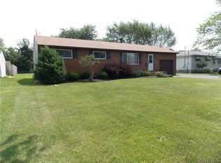 4825 Hermitage St, Niagara Falls, NY 14305