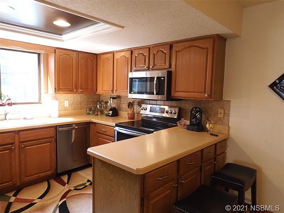 4th image of 361 W Castlewood Ln