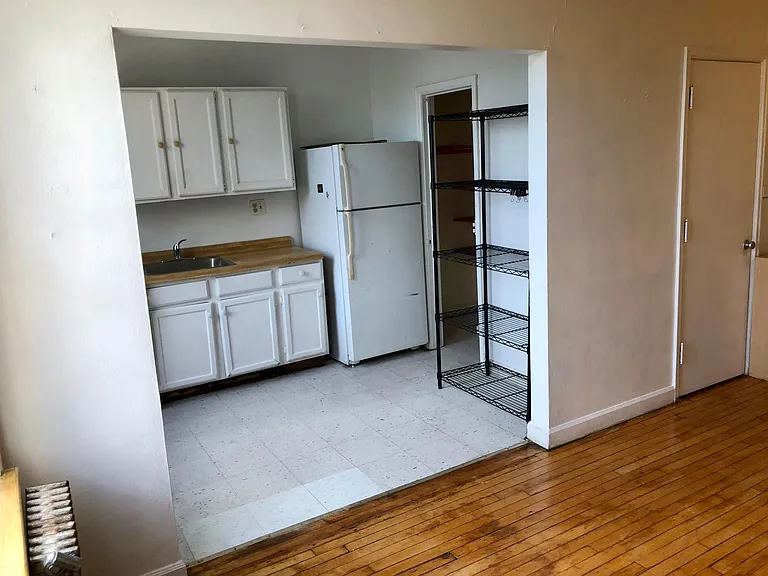 636 State St #301 — Photo 8