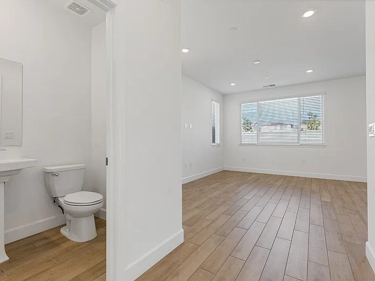 1072 Caraballo Dr — Photo 4