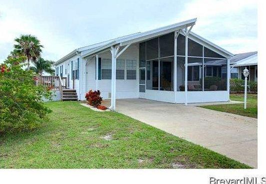 1st image of 883 Waterway Dr