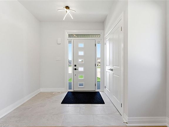 3rd image of 23 Woodvalley Ct