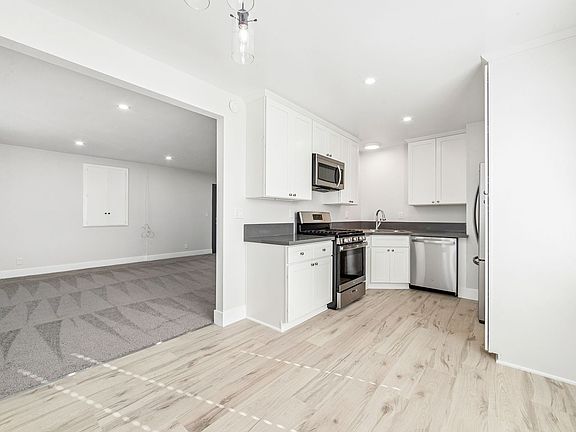 4th image of 402 13th St #A-d