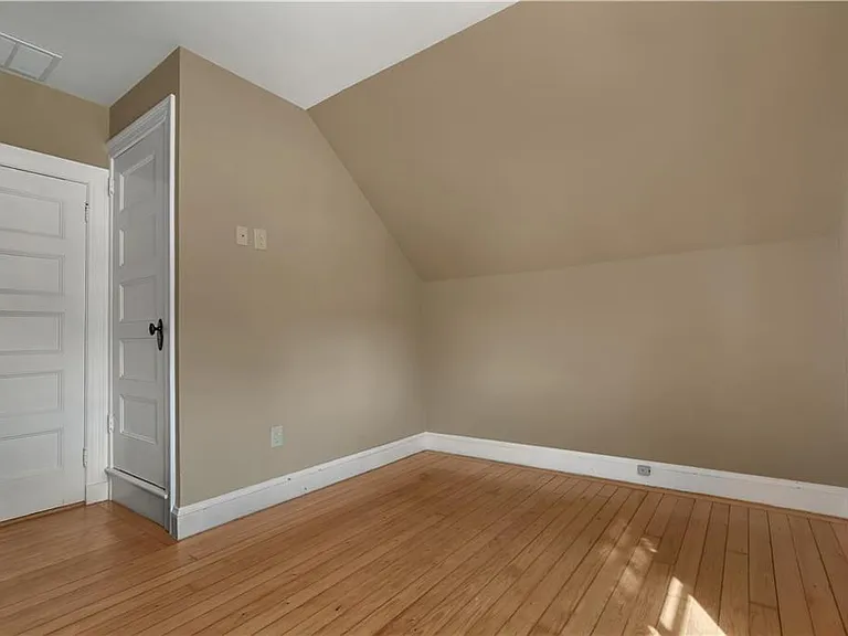 98 Butler Ave — Photo 23