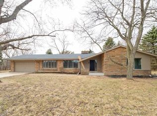 7365 S 76th St, Franklin, WI 53132