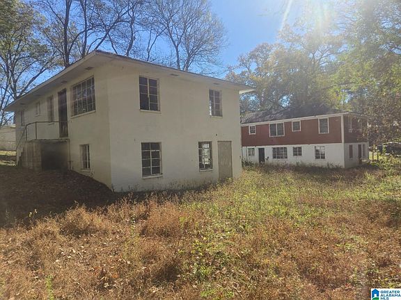 3rd image of 900 Ridge Pl #4
