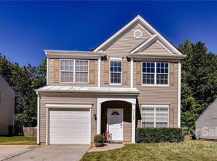 7523 Eurostar Dr, Charlotte, NC 28213