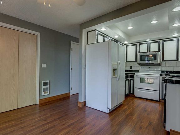 4th image of 7113 NE 43rd St #15C