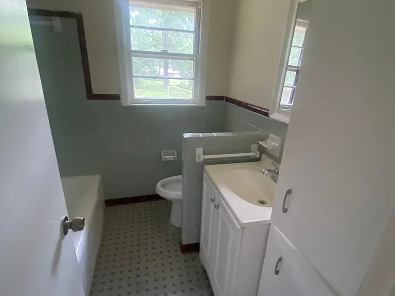 3053 Biltmore Ave — Photo 16